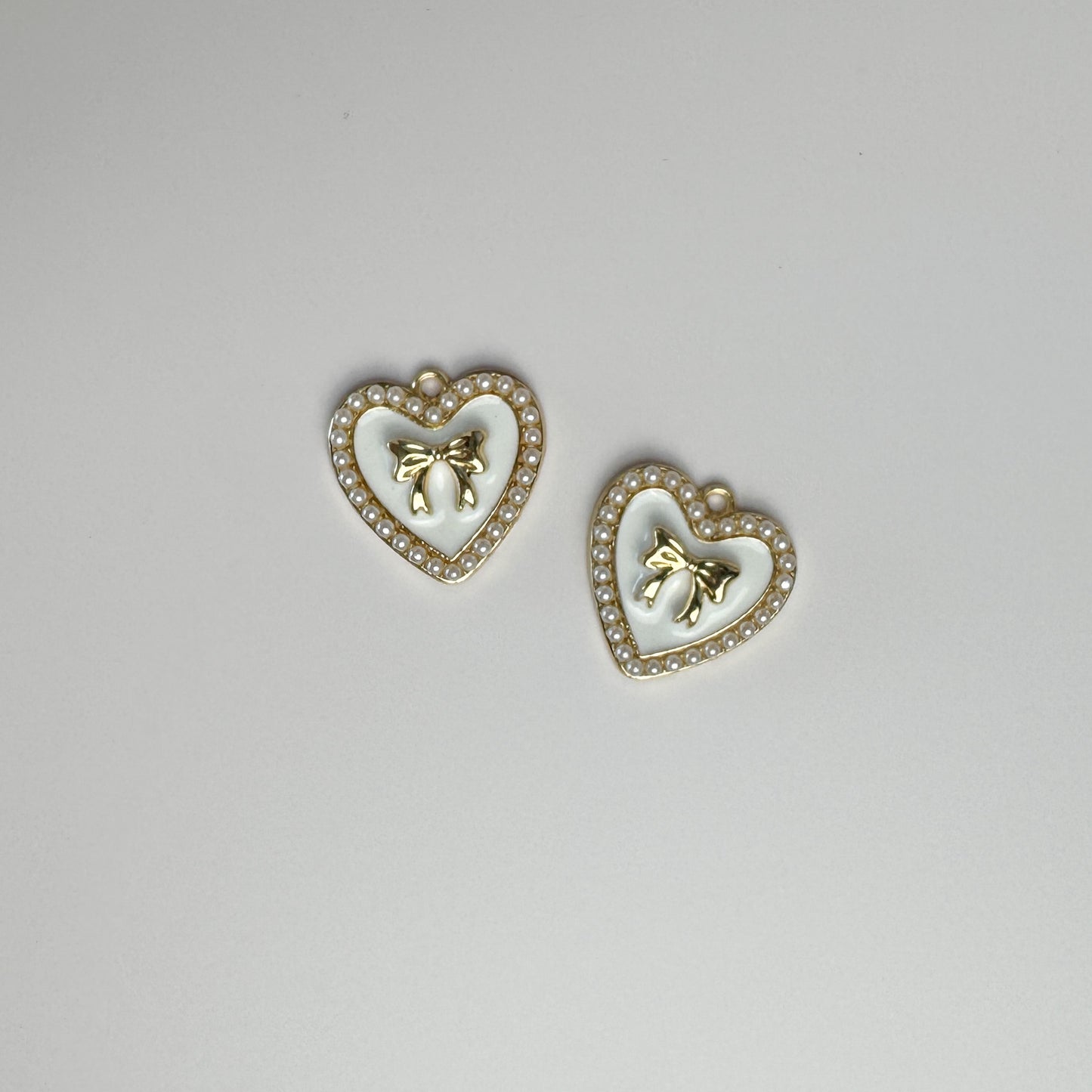 Bow Heart Pearl Vintage Charm